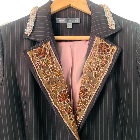 TRUE MEANING Pinstripe Blazer Blazer in Gray Size 6 - Picture 2 of 10